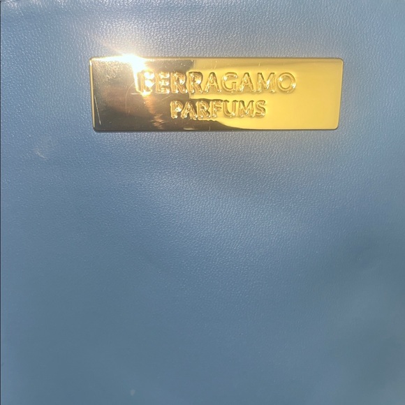 Ferragamo cosmetic pouch - Picture 10 of 10